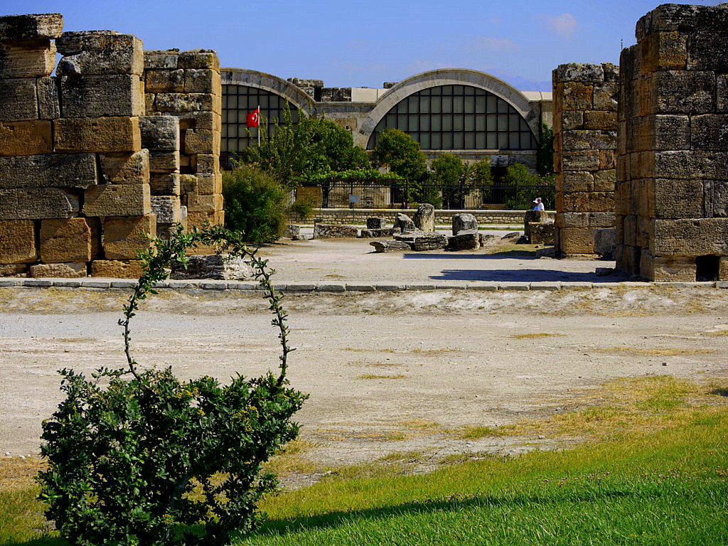 THE HIERAPOLIS ANCIENT CITY